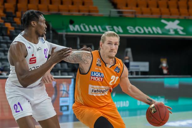 且该队的球 且该队的球